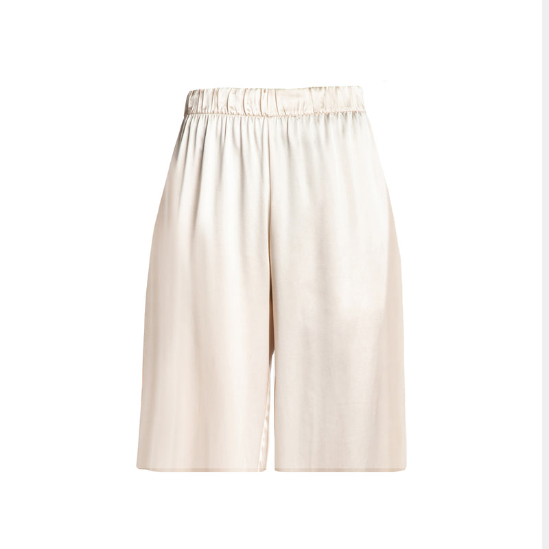 Studio Essential - Short 01. - Ivory